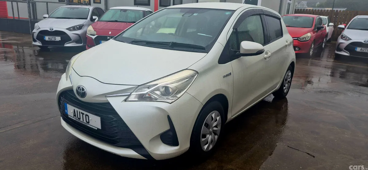 Toyota Vitz Hatchback, Petrol Hybrid, 2017, White