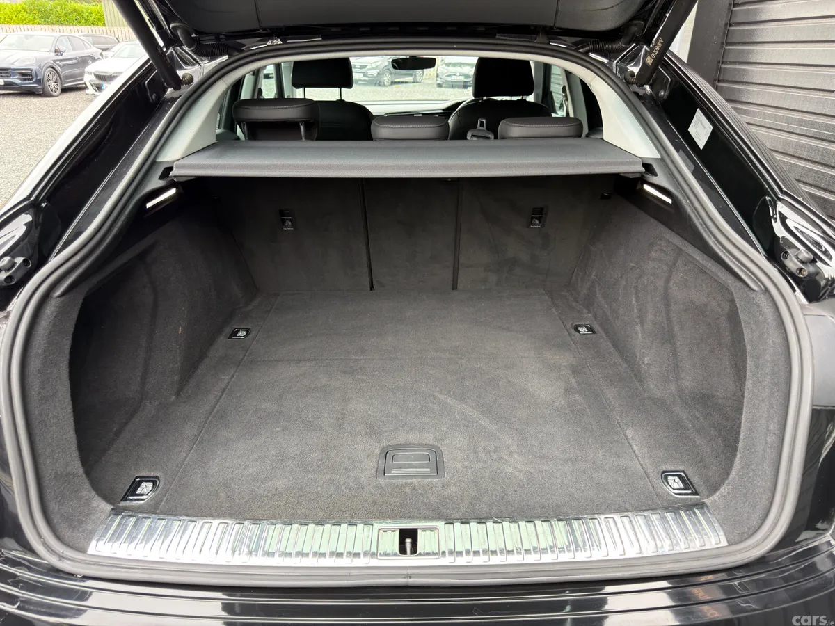 Audi Q8 e-tron SUV, Electric, 2023, Black