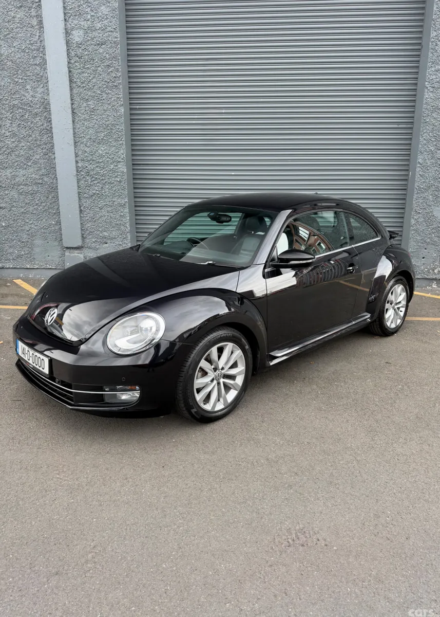 Volkswagen Beetle Hatchback, Petrol, 2014, Black