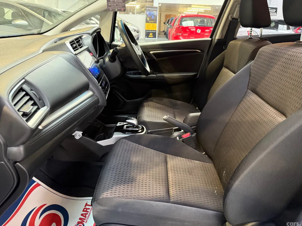 Honda Fit Hatchback, Petrol Hybrid, 2019, Silver