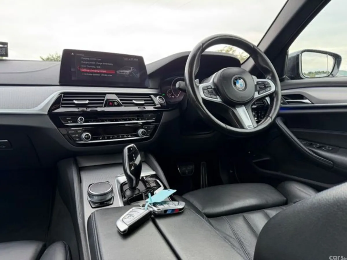 BMW 5-Series Saloon, Petrol Plug-in Hybrid, 2018, Grey