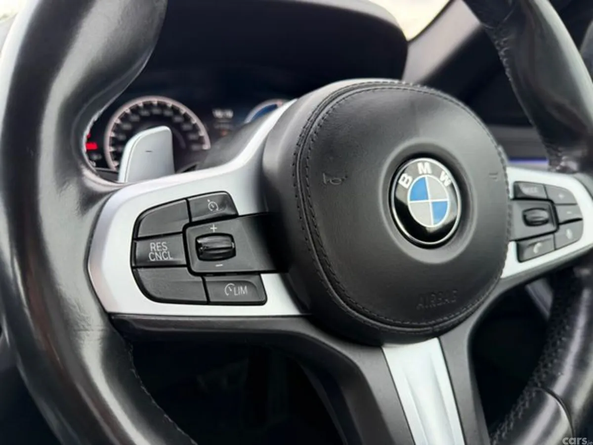 BMW 5-Series Saloon, Petrol Plug-in Hybrid, 2018, Grey