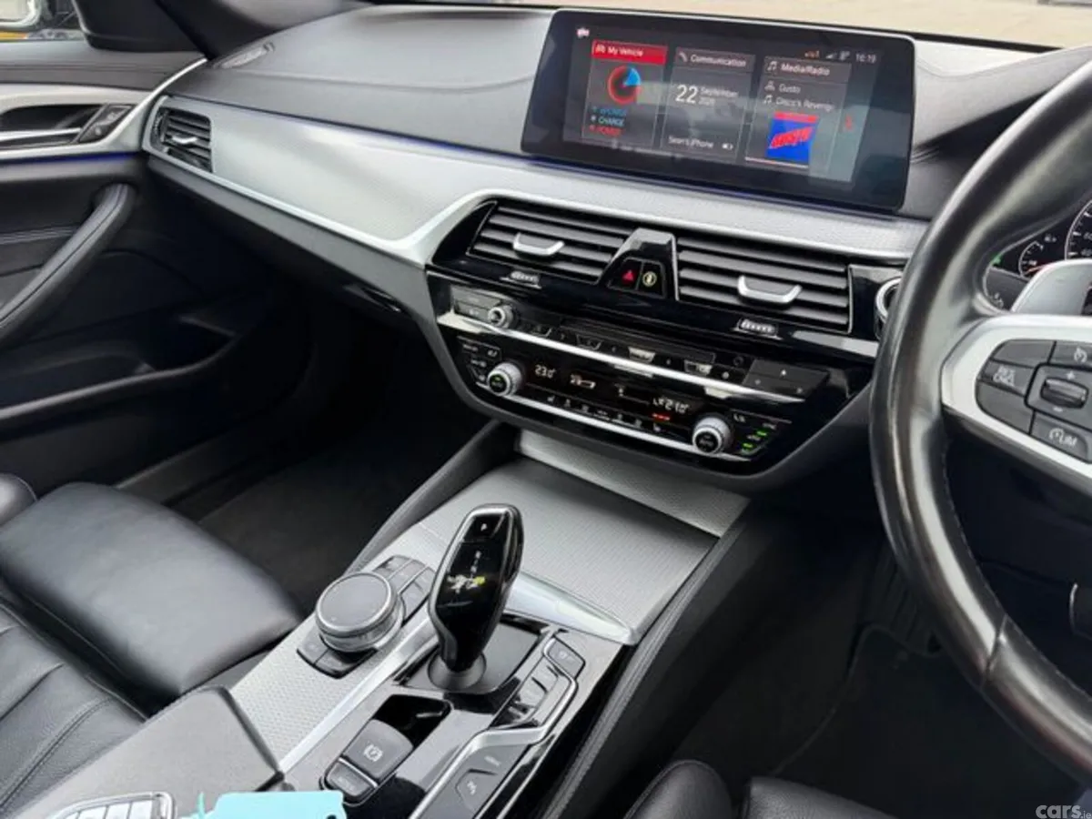 BMW 5-Series Saloon, Petrol Plug-in Hybrid, 2018, Grey