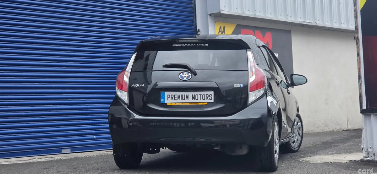 Toyota Aqua Hatchback, Petrol Hybrid, 2015, Black