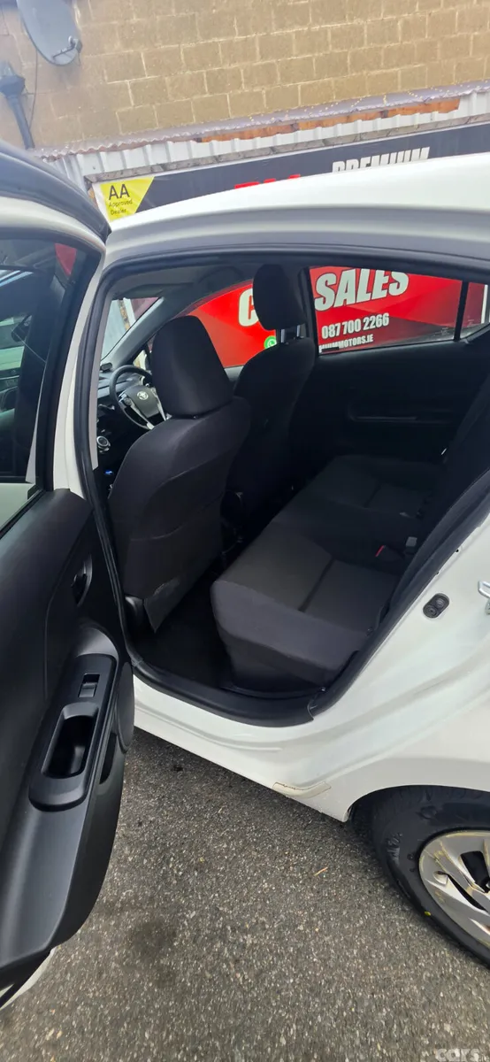 Toyota Aqua Hatchback, Petrol Hybrid, 2017, Blue