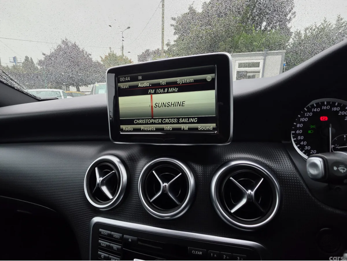 Mercedes-Benz A-Class Hatchback, Petrol, 2015, White