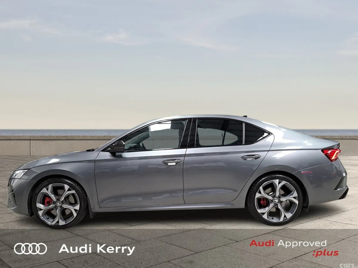 Skoda Octavia Saloon, Petrol, 2025, Grey