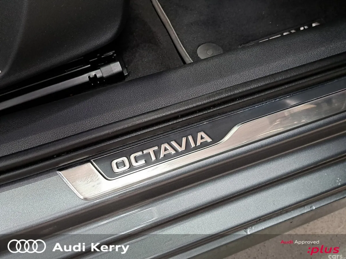 Skoda Octavia Saloon, Petrol, 2025, Grey
