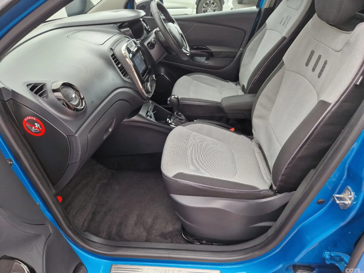 Renault Captur Hatchback, Petrol, 2015, Blue