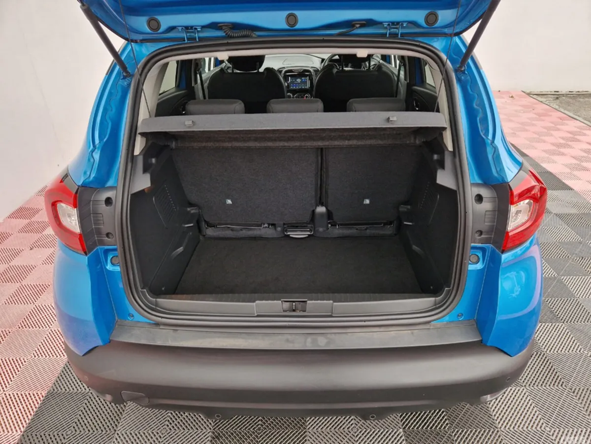 Renault Captur Hatchback, Petrol, 2015, Blue
