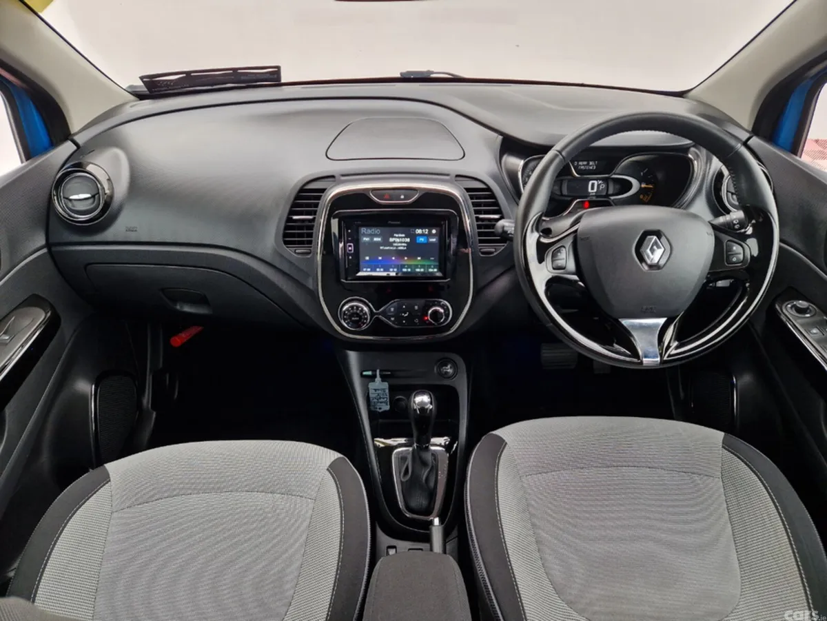 Renault Captur Hatchback, Petrol, 2015, Blue