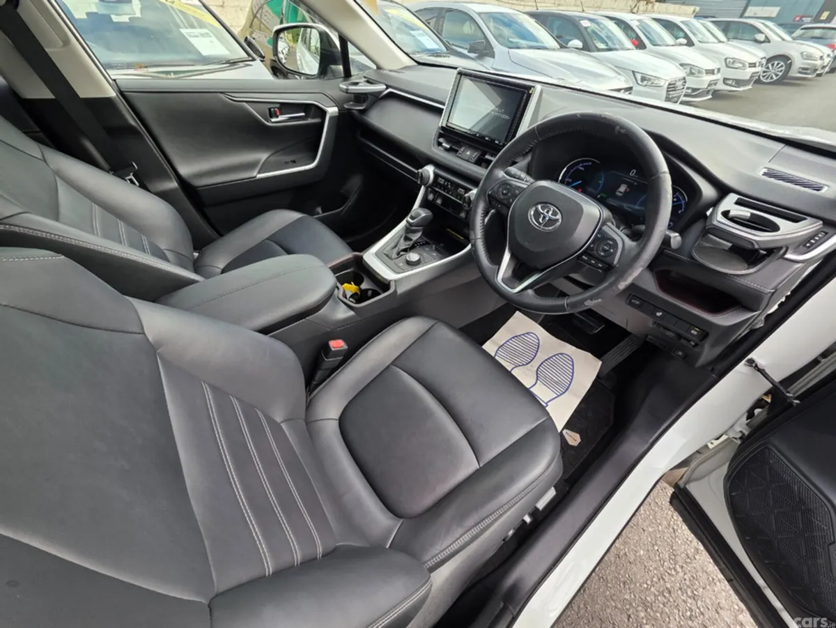 Toyota RAV4 SUV, Petrol Hybrid, 2019, White