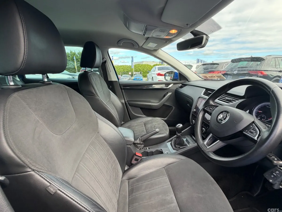 Skoda Octavia Estate, Diesel, 2020, Blue