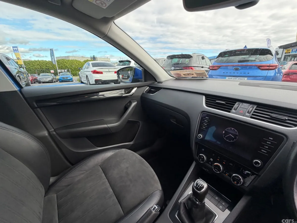 Skoda Octavia Estate, Diesel, 2020, Blue