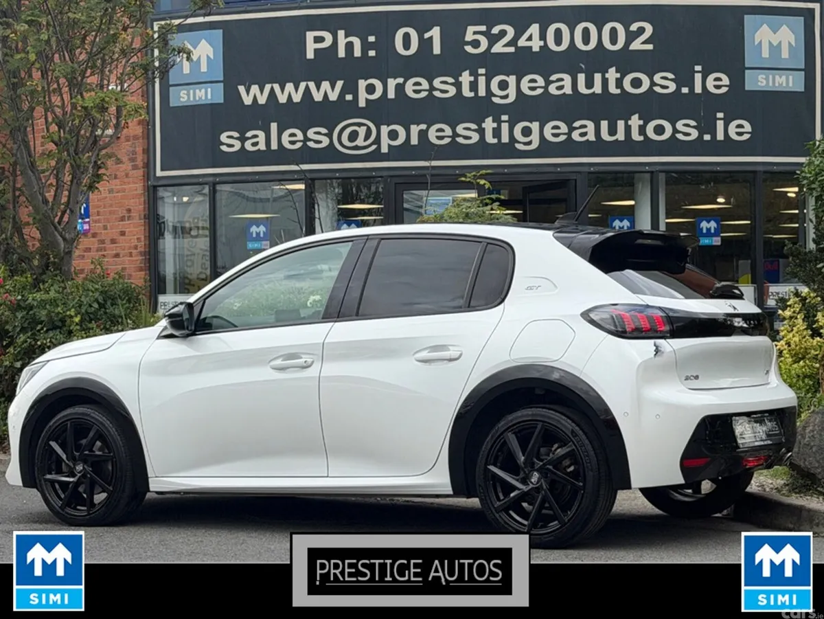 Peugeot 208 Hatchback, Petrol, 2021, White