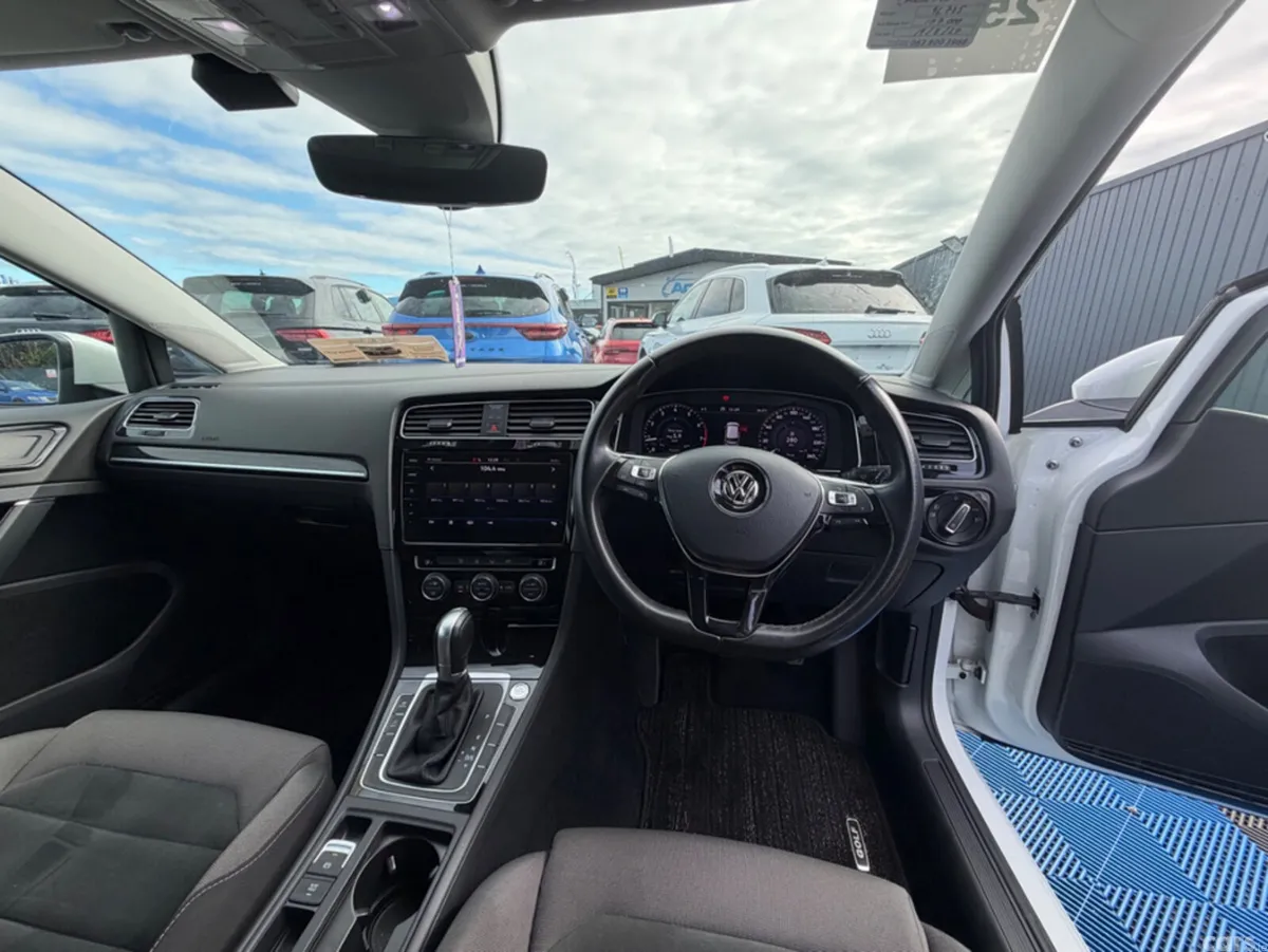 Volkswagen Golf Hatchback, Petrol, 2017, White
