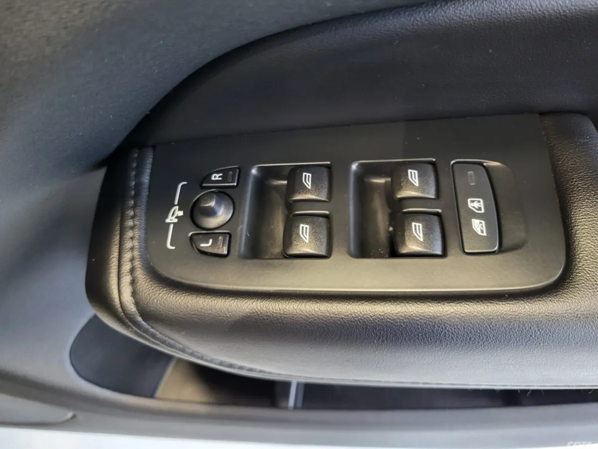 Volvo XC60 SUV, Petrol Plug-in Hybrid, 2023, Grey