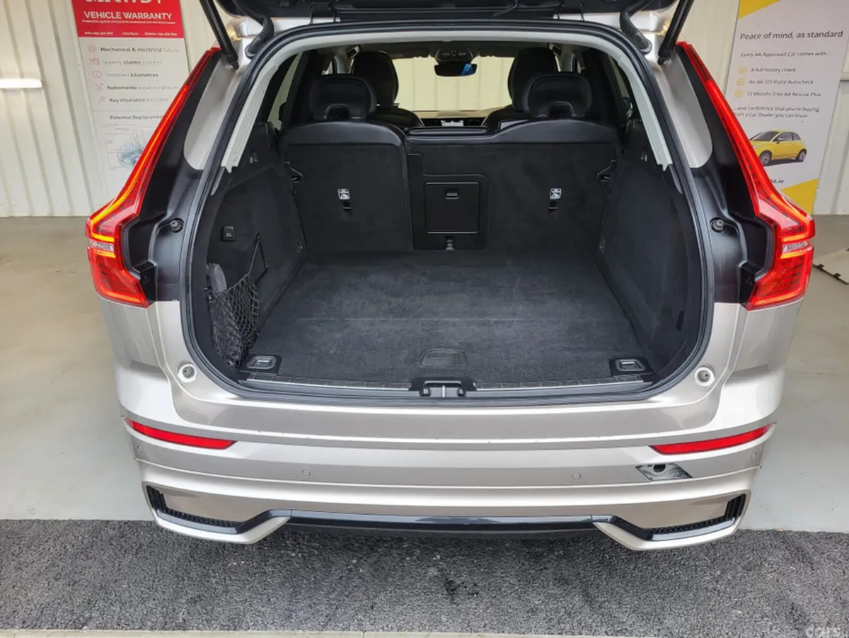 Volvo XC60 SUV, Petrol Plug-in Hybrid, 2023, Grey
