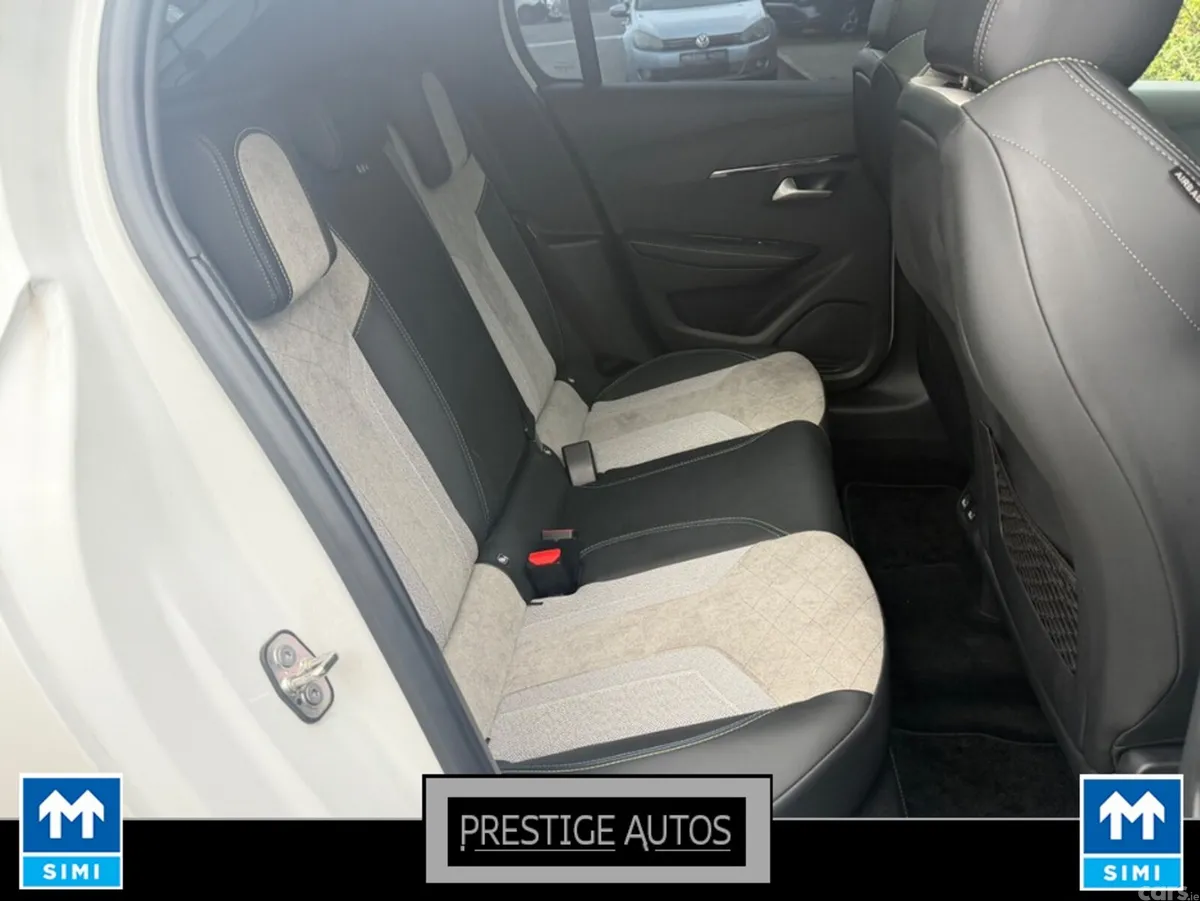 Peugeot 208 Hatchback, Petrol, 2021, White