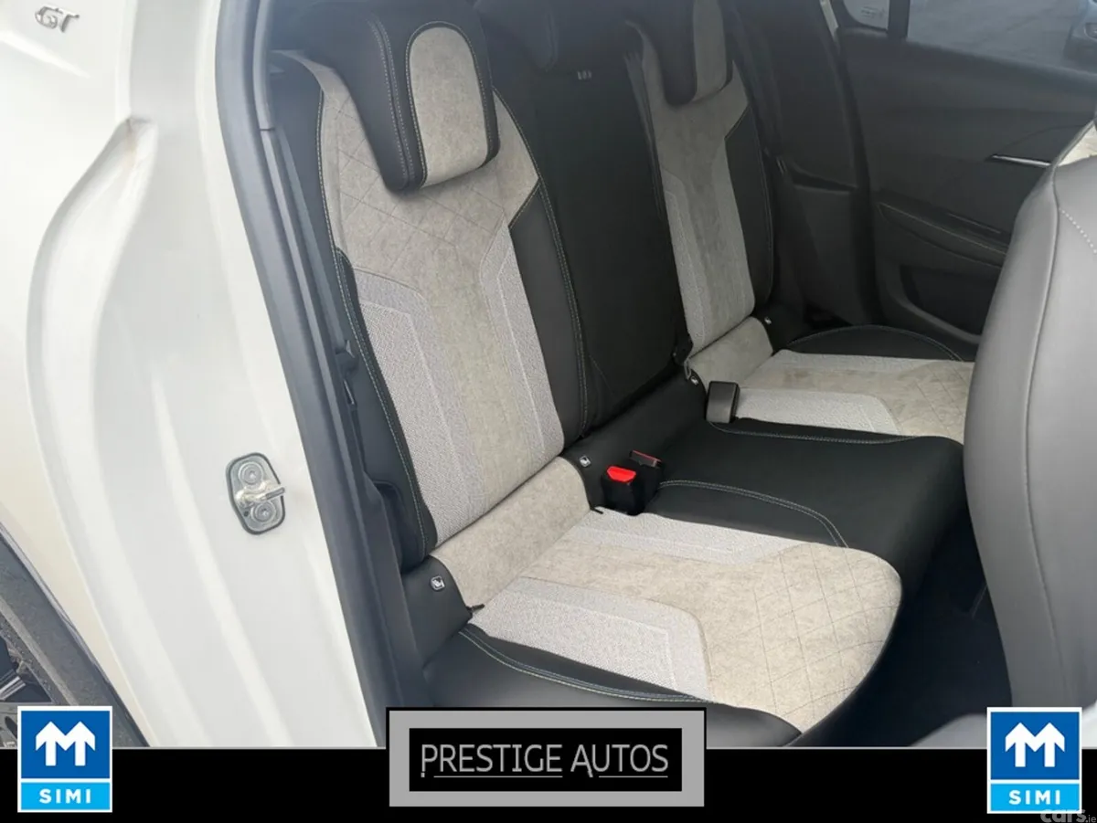 Peugeot 208 Hatchback, Petrol, 2021, White