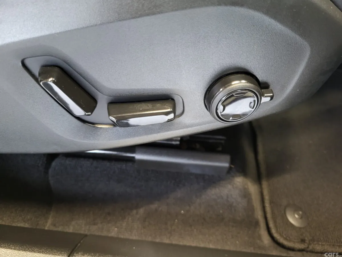 Volvo XC60 SUV, Petrol Plug-in Hybrid, 2023, Grey