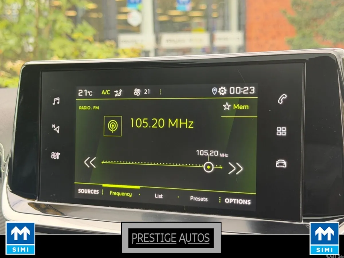 Peugeot 208 Hatchback, Petrol, 2021, White