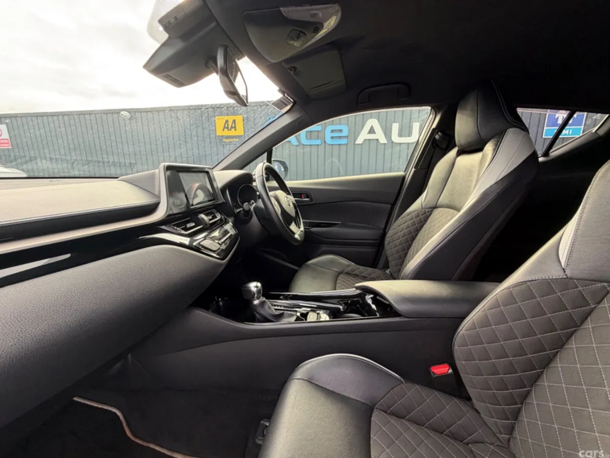 Toyota C-HR SUV, Petrol Hybrid, 2019, Black