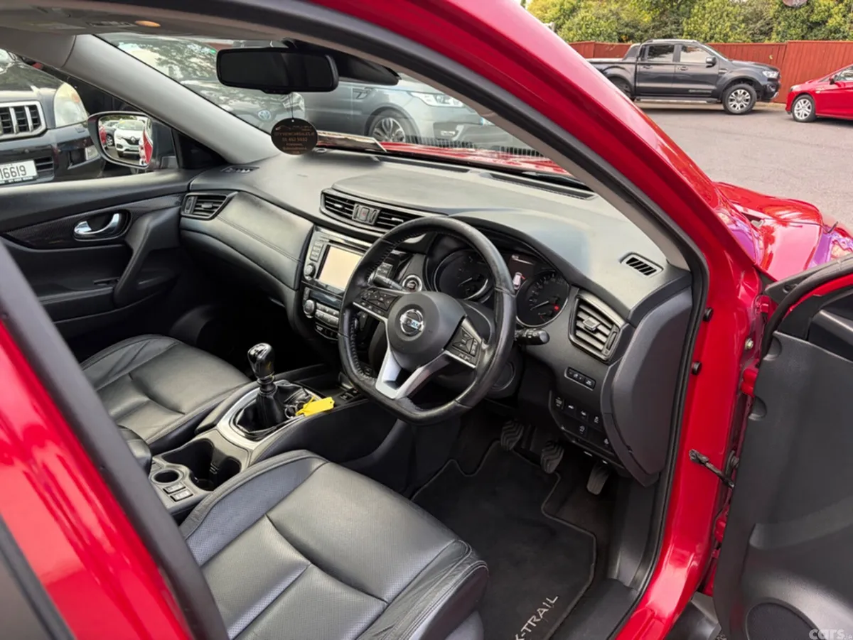Nissan X-Trail MPV, Diesel, 2018, Red