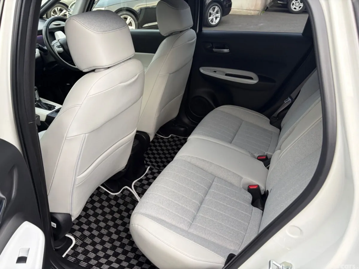 Honda Fit Hatchback, Petrol Hybrid, 2021, White