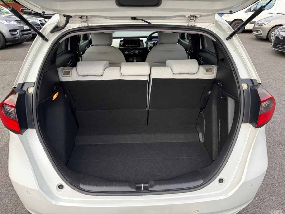Honda Fit Hatchback, Petrol Hybrid, 2021, White