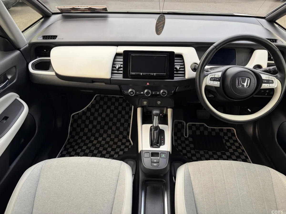 Honda Fit Hatchback, Petrol Hybrid, 2021, White