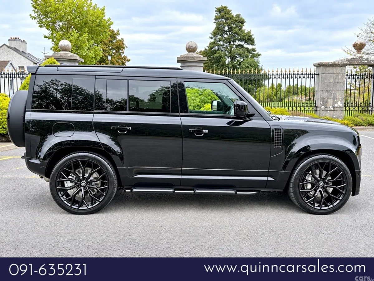 Land Rover Defender SUV, Petrol Plug-in Hybrid, 2026, Black