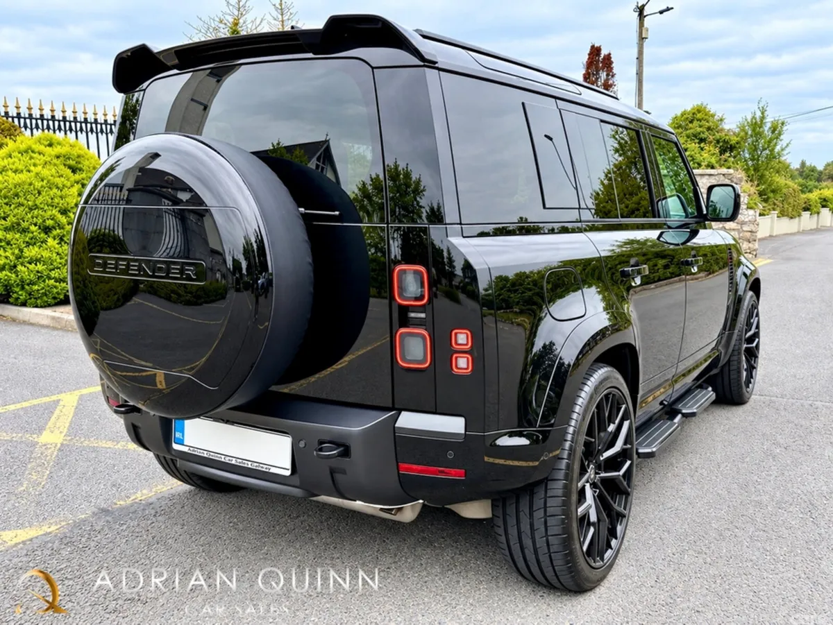 Land Rover Defender SUV, Petrol Plug-in Hybrid, 2026, Black