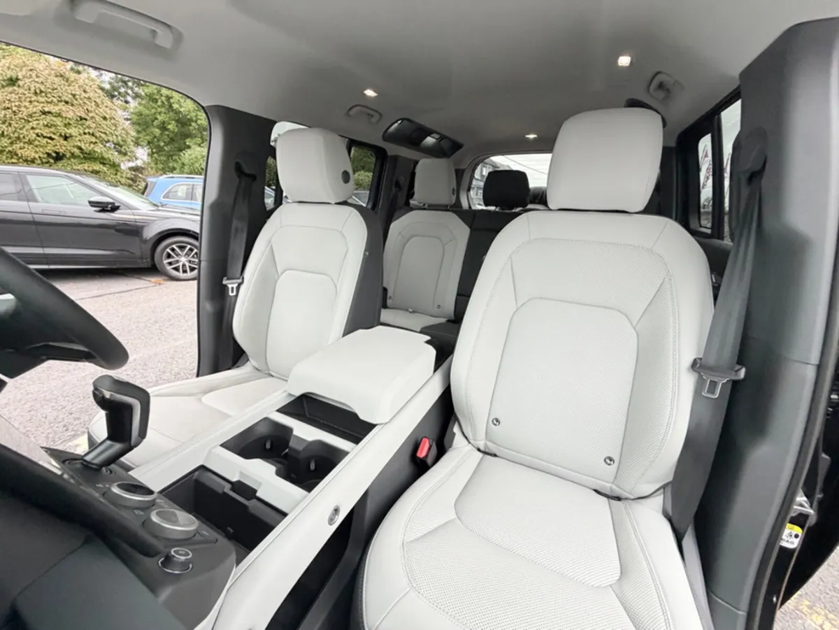 Land Rover Defender SUV, Petrol Plug-in Hybrid, 2026, Black