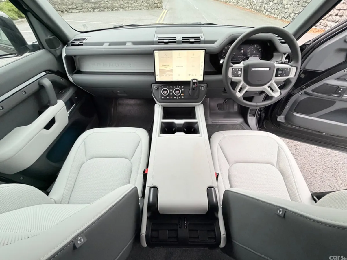 Land Rover Defender SUV, Petrol Plug-in Hybrid, 2026, Black