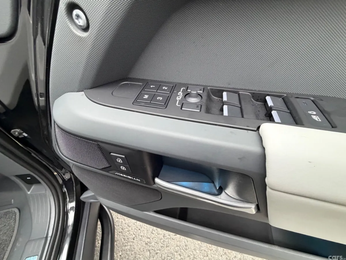 Land Rover Defender SUV, Petrol Plug-in Hybrid, 2026, Black