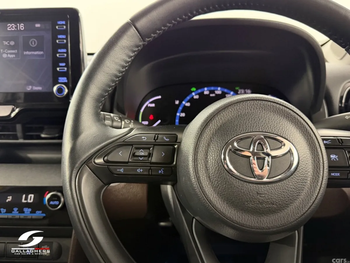 Toyota Yaris Cross SUV, Petrol Hybrid, 2021, Blue