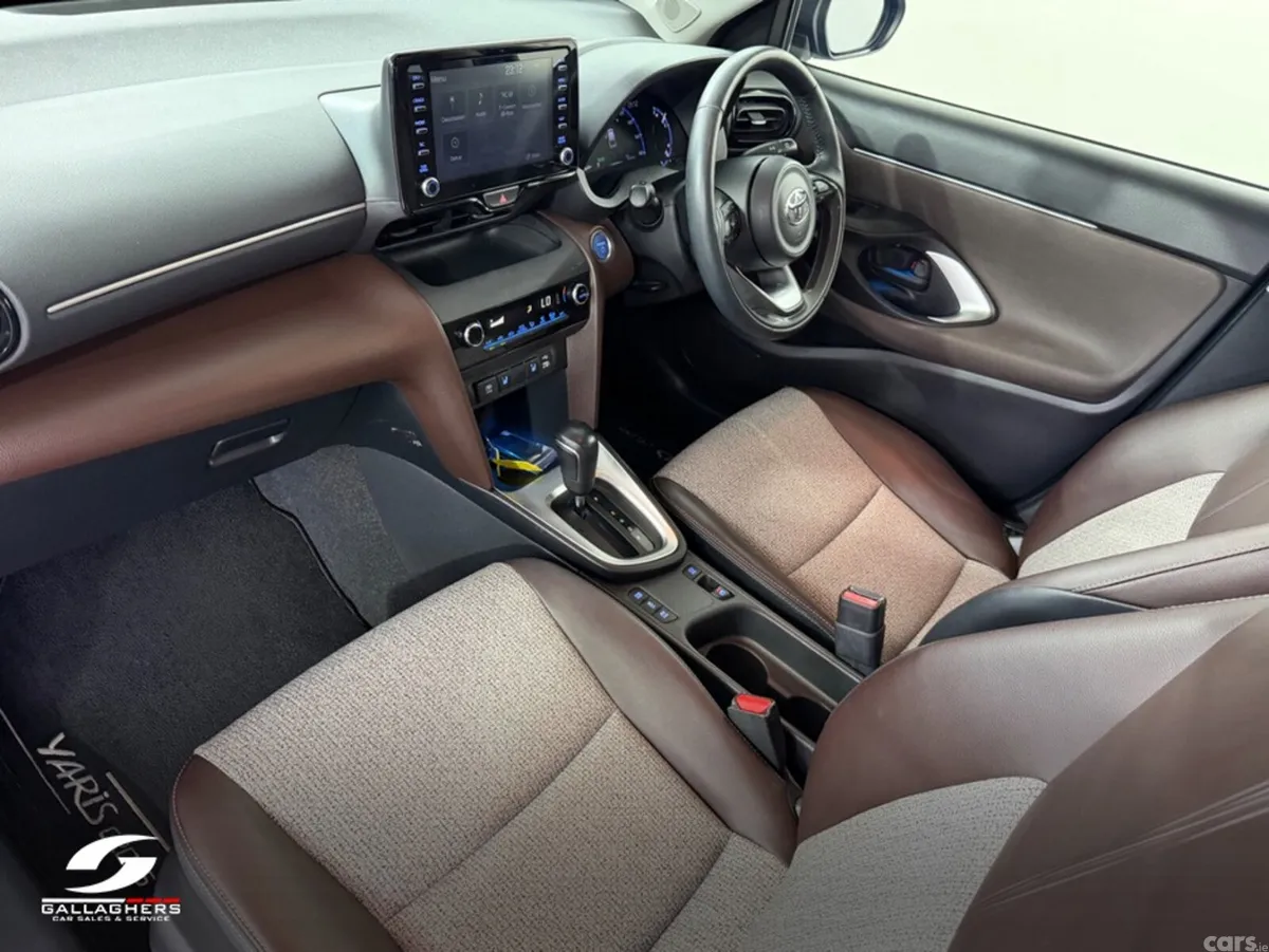Toyota Yaris Cross SUV, Petrol Hybrid, 2021, Blue