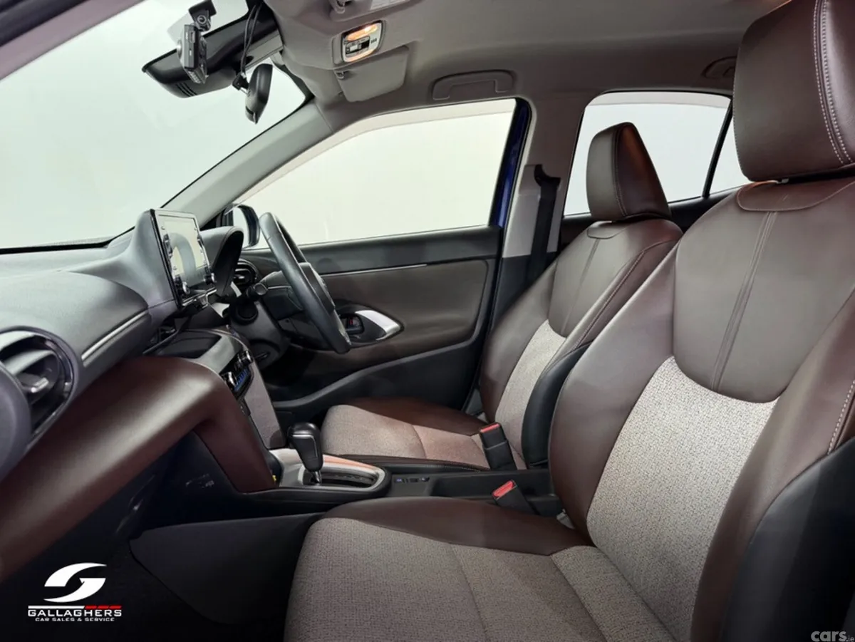 Toyota Yaris Cross SUV, Petrol Hybrid, 2021, Blue