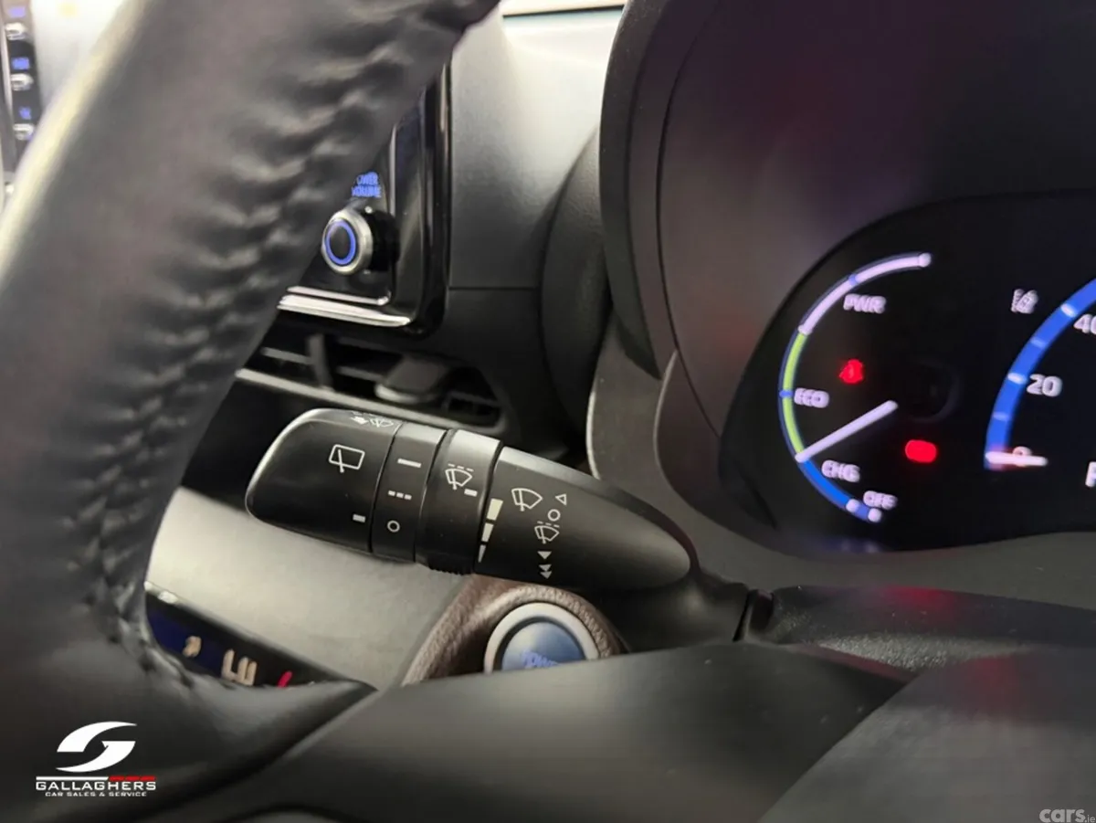 Toyota Yaris Cross SUV, Petrol Hybrid, 2021, Blue