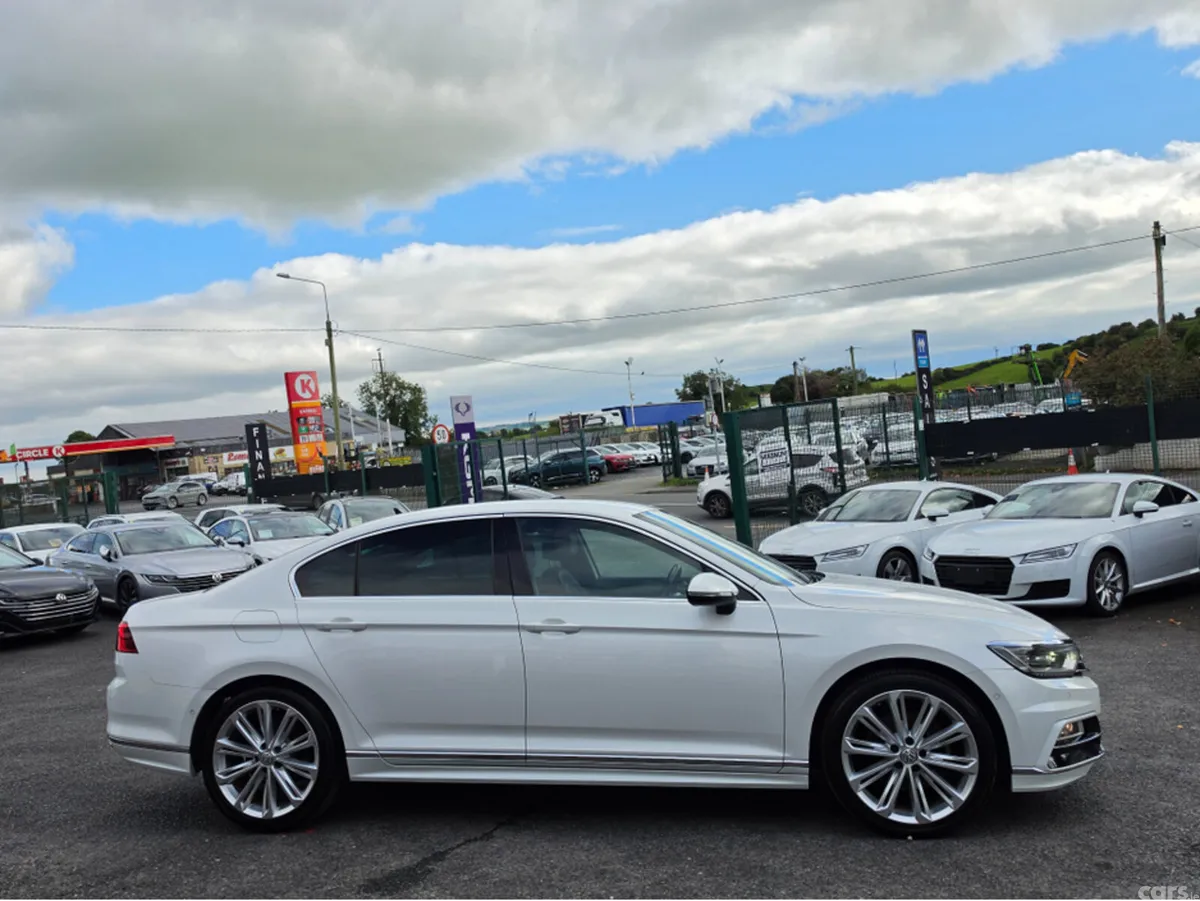 Volkswagen Passat Saloon, Petrol, 2017, White