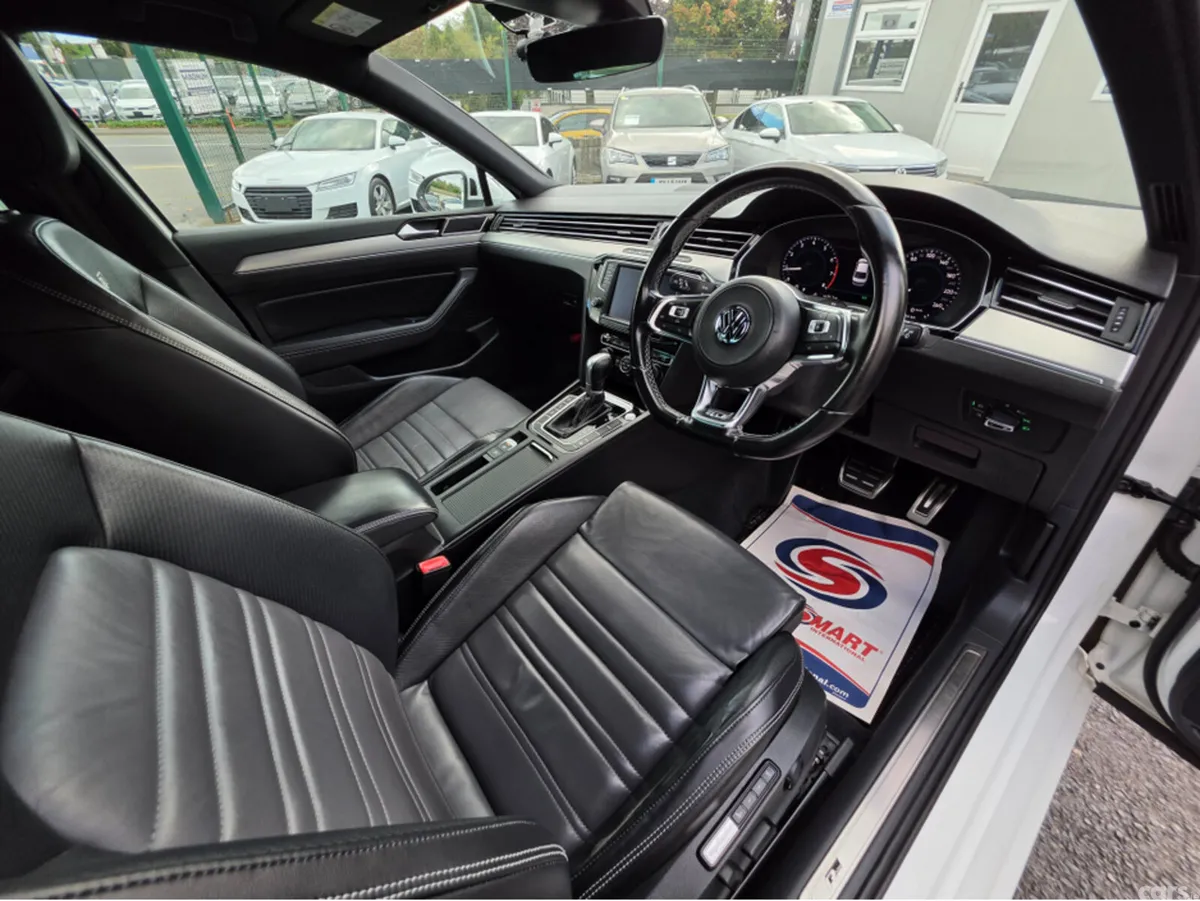 Volkswagen Passat Saloon, Petrol, 2017, White