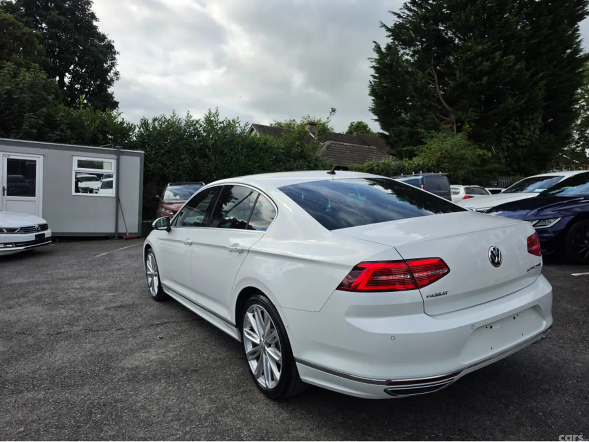 Volkswagen Passat Saloon, Petrol, 2017, White