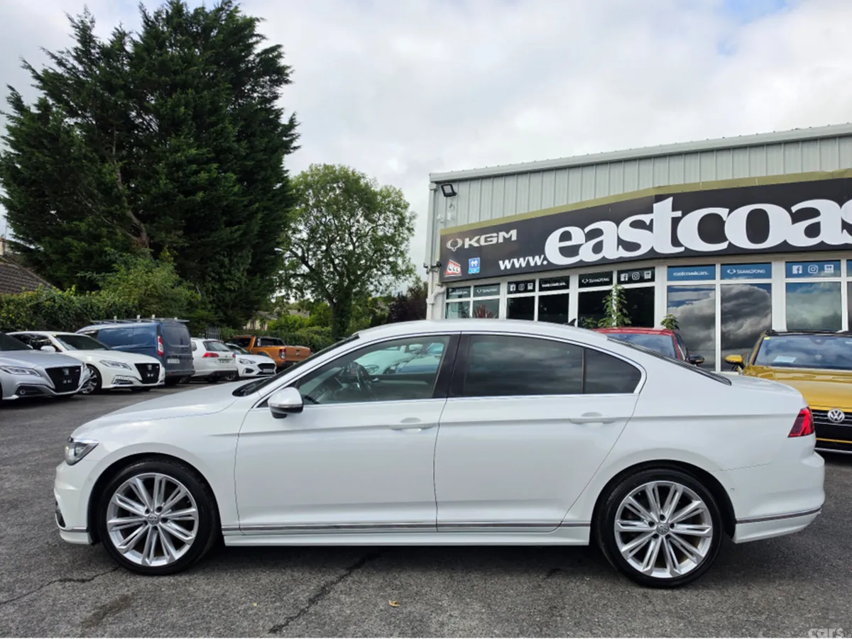 Volkswagen Passat Saloon, Petrol, 2017, White