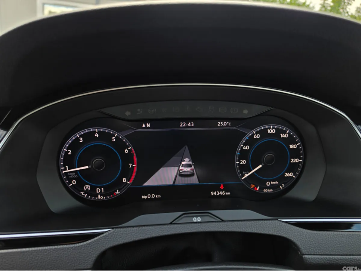 Volkswagen Passat Saloon, Petrol, 2017, White