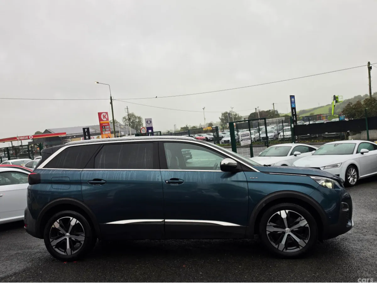 Peugeot 5008 MPV, Diesel, 2018, Blue