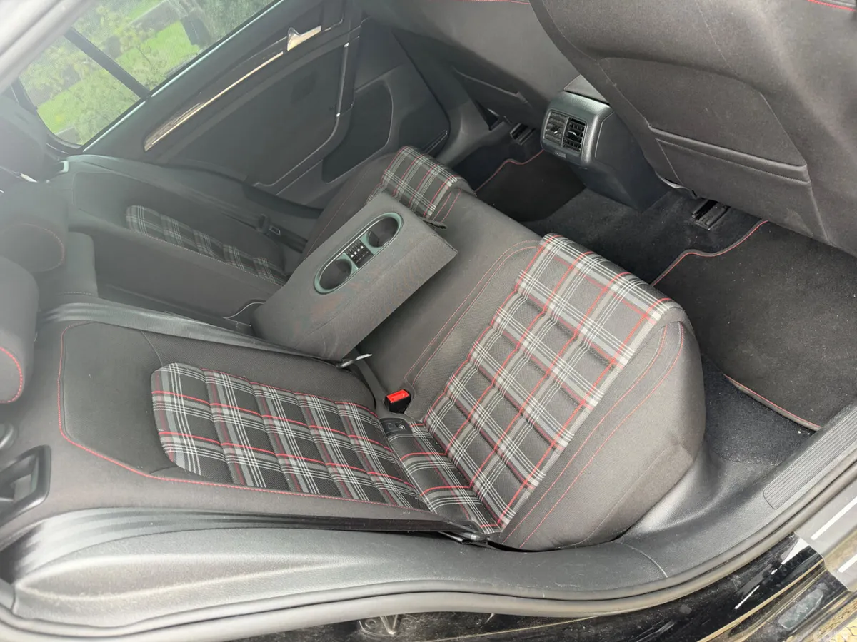 Volkswagen Golf Hatchback, Petrol, 2015, Black