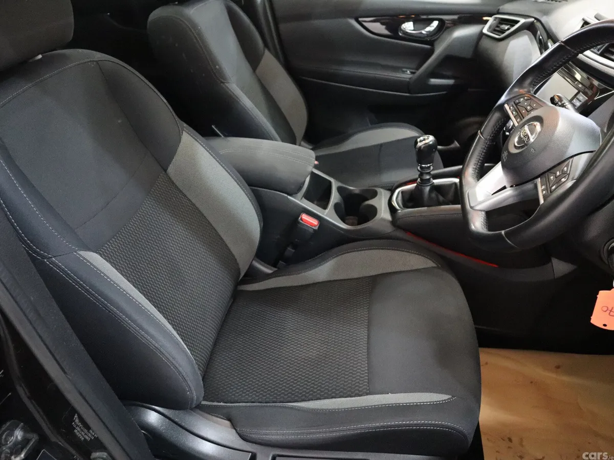 Nissan Qashqai SUV, Diesel, 2018, Black