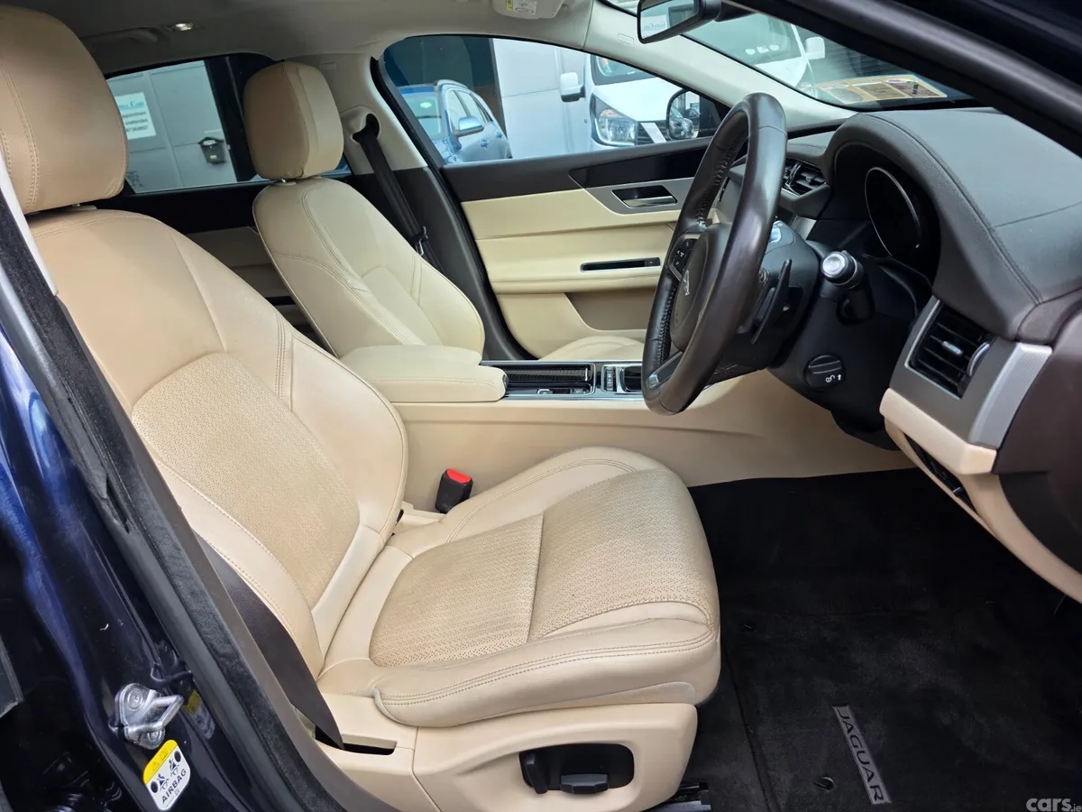 Jaguar XF Estate, Diesel, 2019, Blue