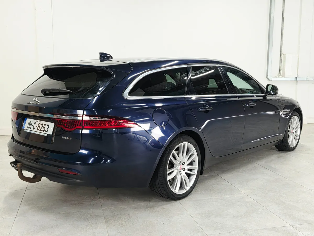 Jaguar XF Estate, Diesel, 2019, Blue
